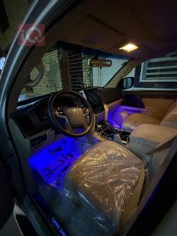 تۆیۆتا لاند کروزەر